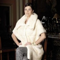 Белая норковая шуба